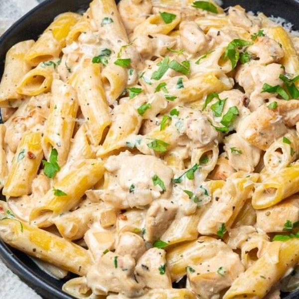 White Creamy Chicken Pasta