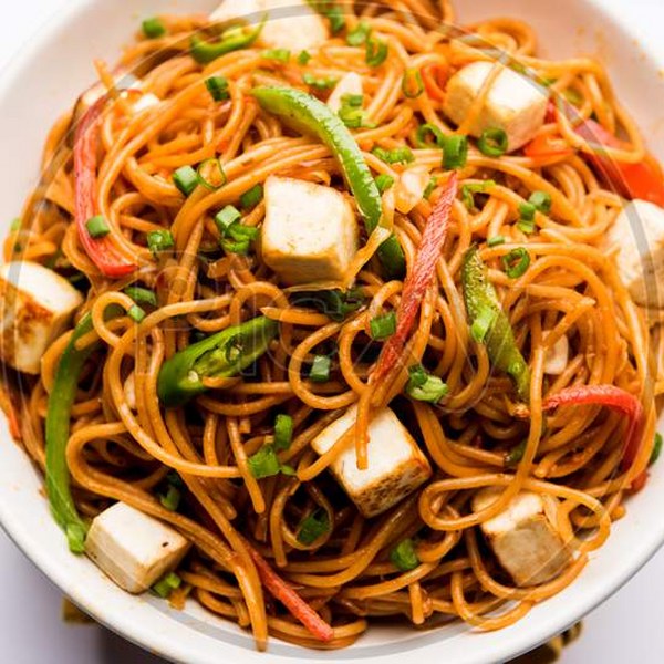 Schezwan Paneer Chowmein